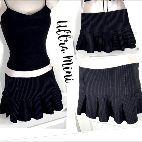 Toy Box Clothing Dresses & Skirts - 9.5” Ultra Mini Pleated Pinstripe Skirt